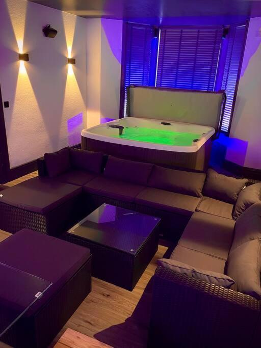 Saltrock Luxury Apartment Blackpool Ngoại thất bức ảnh